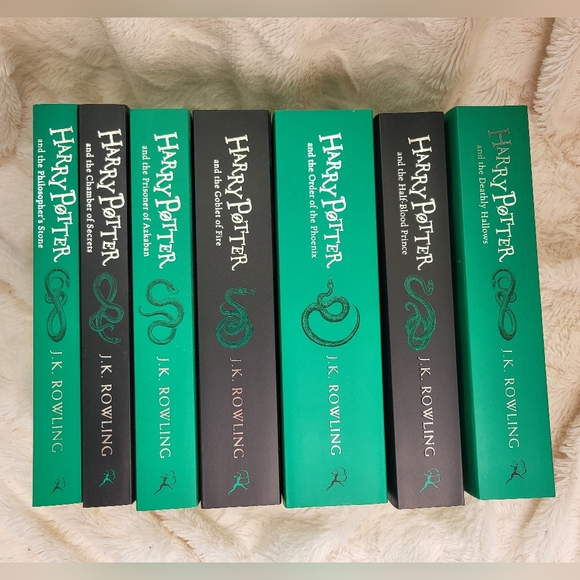 Bloomsbury Other - Hogwarts House Edition Slytherin (Harry Potter) Full Paperback Set